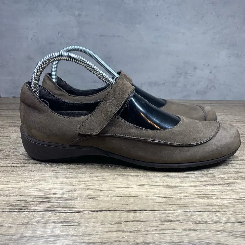 Munro Wm’s Mary Janes Brown Nubuck Leather Shoes‎